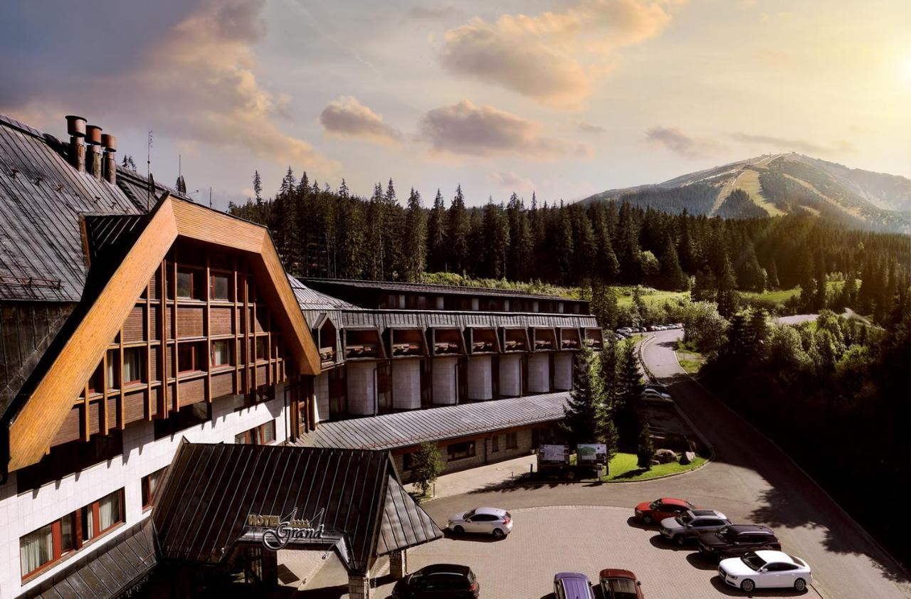 Hotel Grand Jasna Demanovska Dolina Bagian luar foto